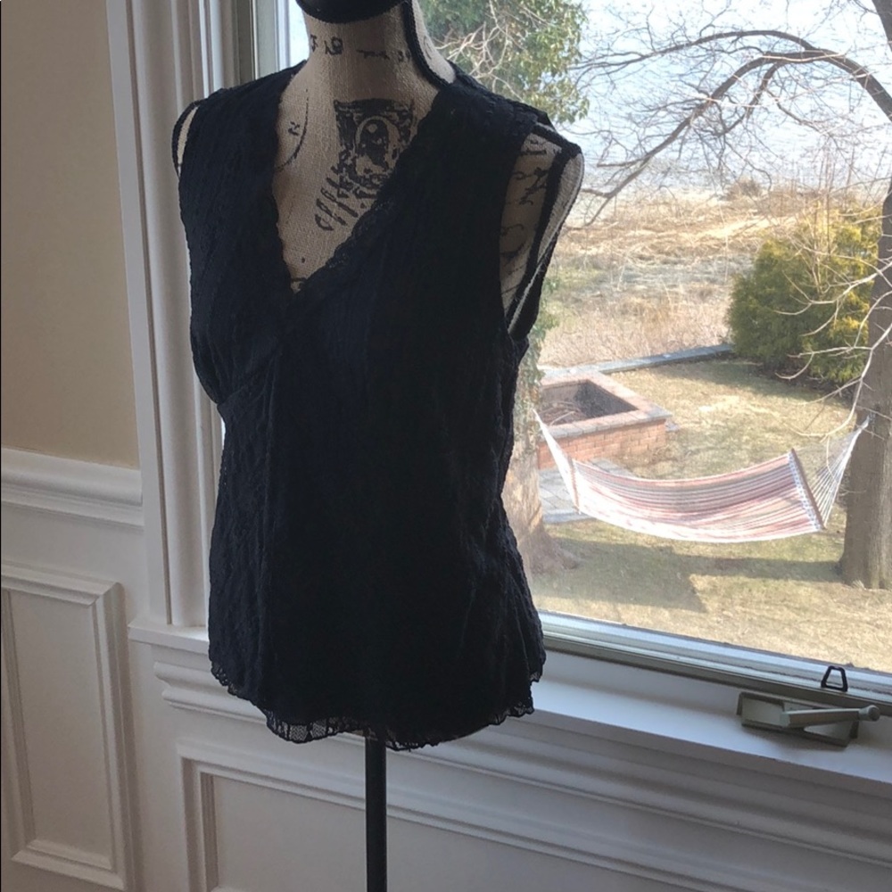 Lace sleeveless top